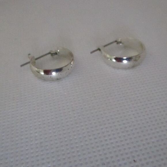 Vintage 90s Small Silver Tone Hoop Earrings 1” Latch Back Nickel Free Minimalist - Picture 8 of 17